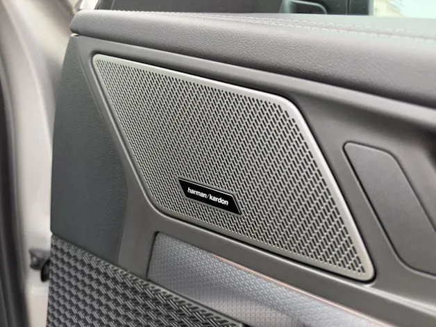 BMW X1 U11 23i xDrive paddles