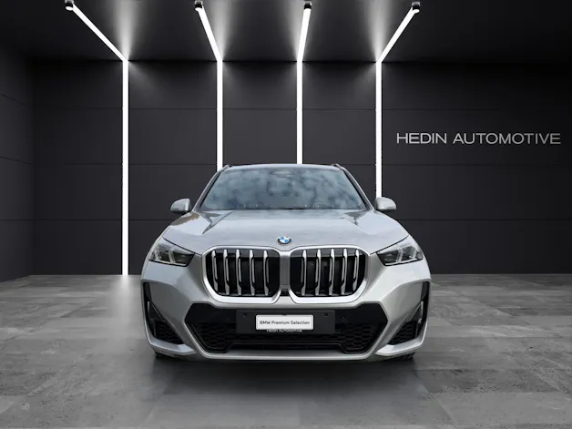 BMW X1 U11 23i xDrive paddles
