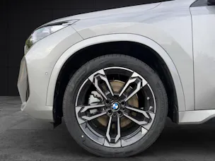 BMW X1 U11 23i xDrive paddles