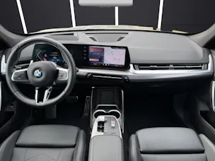BMW X1 U11 23i xDrive paddles