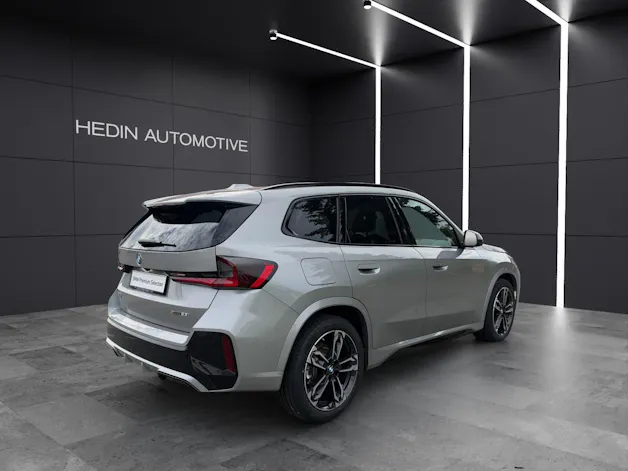 BMW X1 U11 23i xDrive paddles