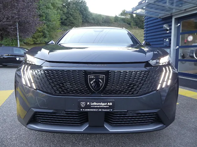 PEUGEOT 5008 1.6 PHEV 225 GT Exclusive