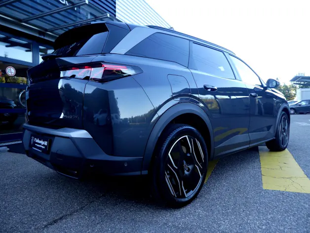 PEUGEOT 5008 1.6 PHEV 225 GT Exclusive