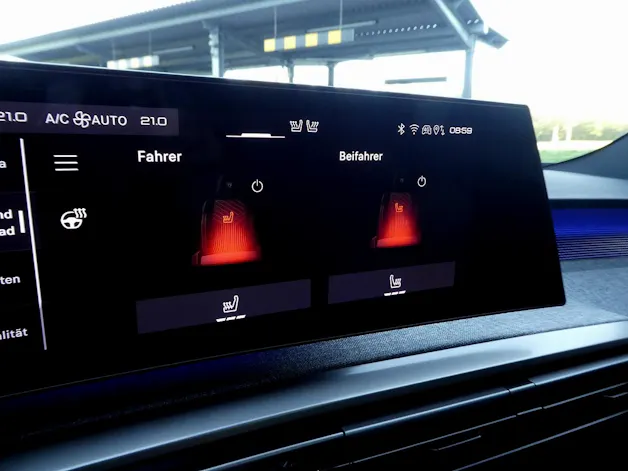 PEUGEOT 5008 1.6 PHEV 225 GT Exclusive