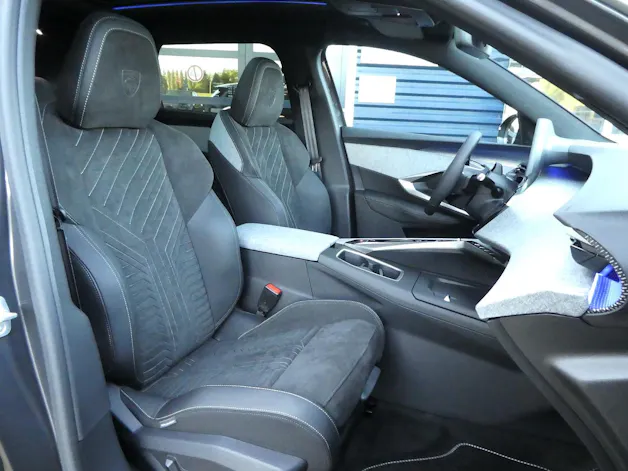 PEUGEOT 5008 1.6 PHEV 225 GT Exclusive