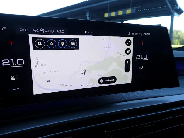 PEUGEOT 5008 1.6 PHEV 225 GT Exclusive