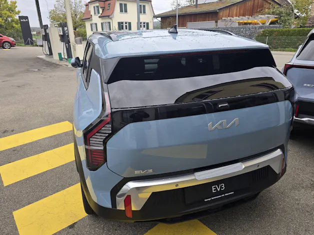 Kia EV3 81 kWh Earth+