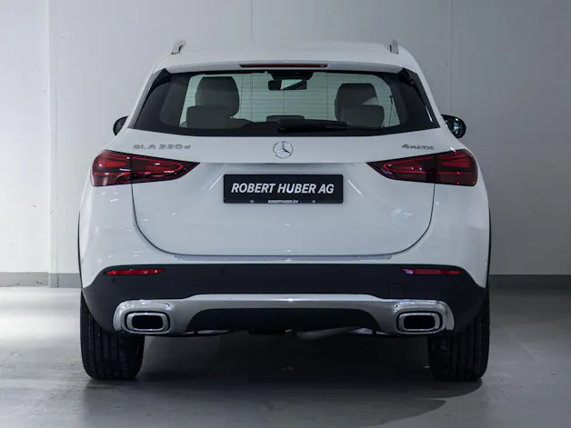 MERCEDES-BENZ GLA 220 d 4MATIC Swiss Star