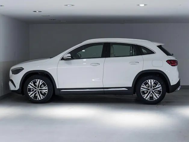 MERCEDES-BENZ GLA 220 d 4MATIC Swiss Star