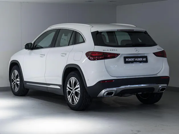 MERCEDES-BENZ GLA 220 d 4MATIC Swiss Star