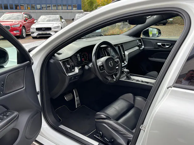 VOLVO V60 2.0 T6 R-Design AWD