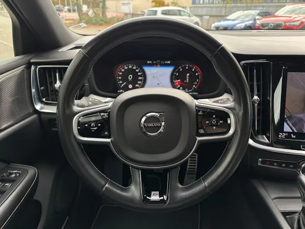 VOLVO V60 2.0 T6 R-Design AWD
