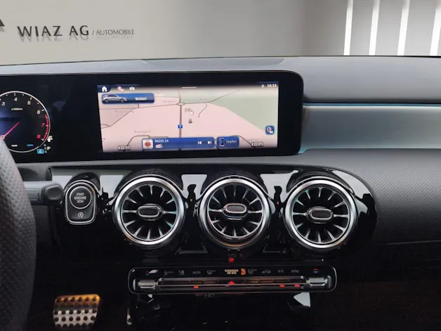 MERCEDES-BENZ A 200 Night Star AMG Line