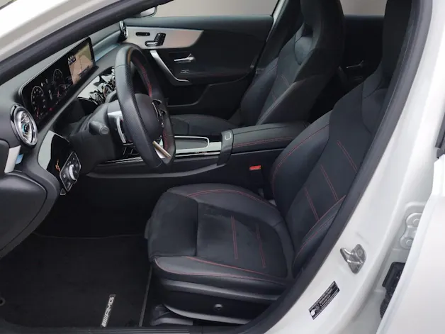 MERCEDES-BENZ A 200 Night Star AMG Line