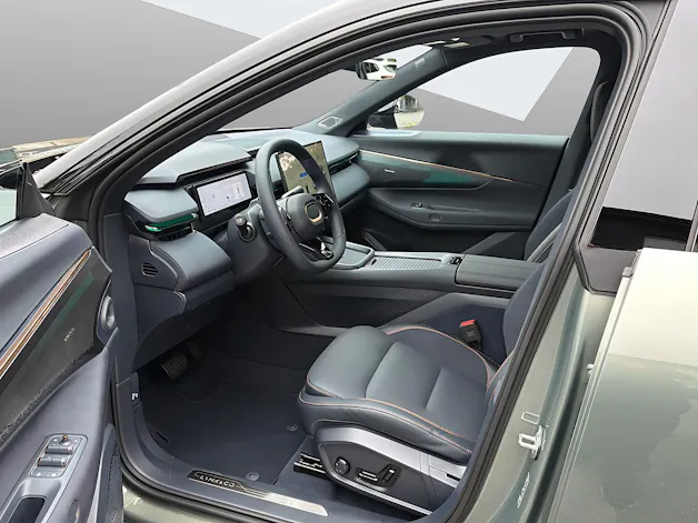 Lynk & Co 08 1.5 PHEV More