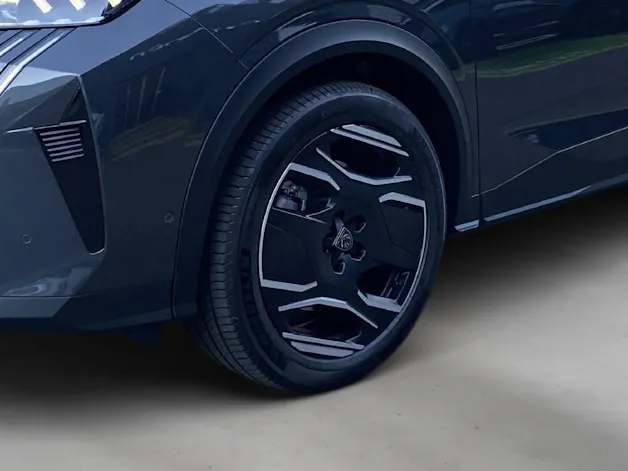 PEUGEOT 5008 Plug-in Hybrid 225 PS e-DCS7 GT Exclusive