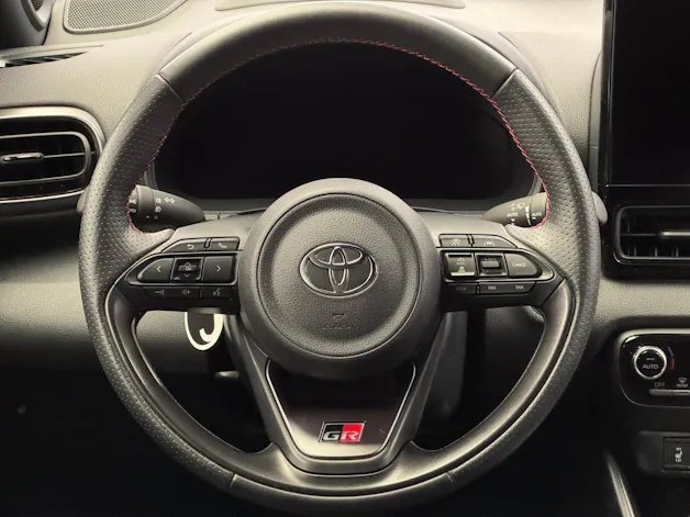 Toyota Yaris 1.5 VVT-i HSD GR Sport