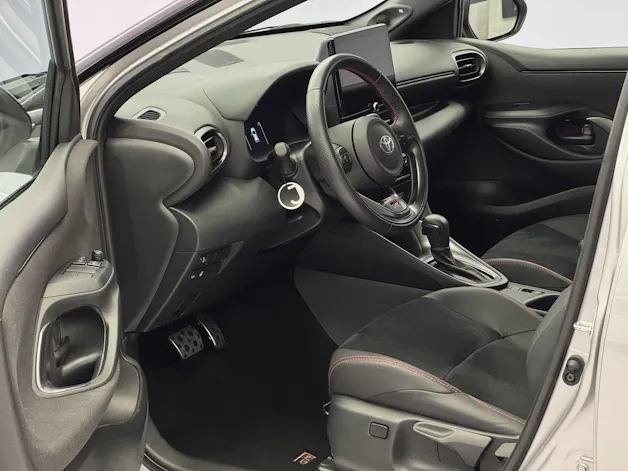 Toyota Yaris 1.5 VVT-i HSD GR Sport