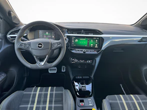 https://vehicle.imgix.net/4538948/c292a45f-542d-4aff-8699-da745ae05aff.jpg