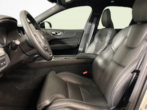 Fahrzeugbild VOLVO XC60 2.0 T8 TE Black Edition eAWD