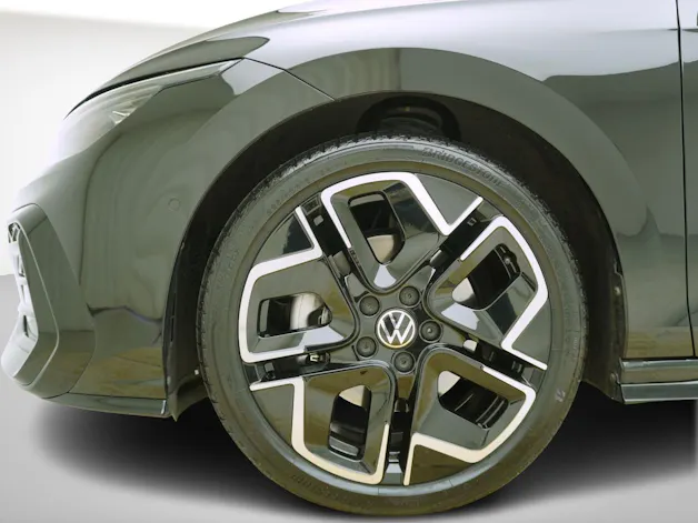 VW Golf 8.5 2.0 TSI DSG R-Line Black Style 4Motion
