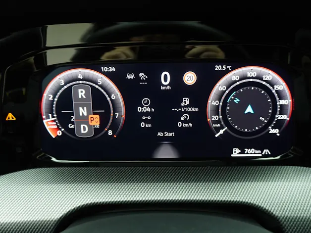 VW Golf 8.5 2.0 TSI DSG R-Line Black Style 4Motion