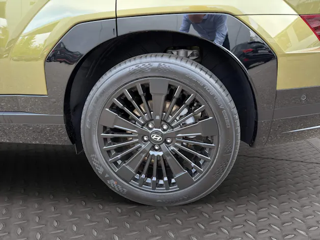 HYUNDAI Santa Fe 1.6 T-GDi HEV Calligraphy Swiss Edition