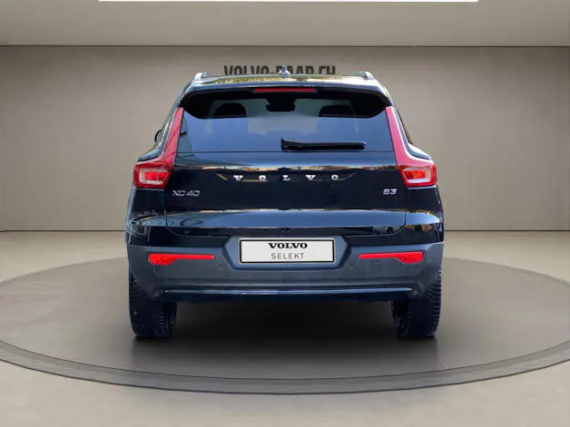 VOLVO XC40 2.0 B3 MH Plus Dark