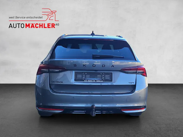 SKODA Octavia Combi 2.0 TSI SportLine 4x4 DSG*AHK*Panoramadach*Standheizung*