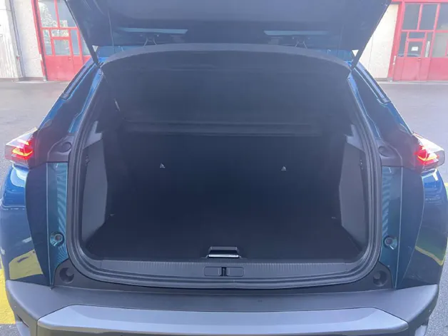 PEUGEOT 2008 électrique 156ch GT