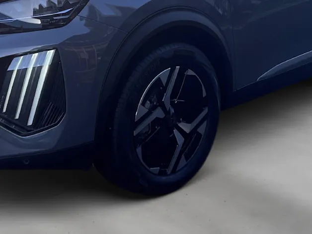 PEUGEOT 2008 électrique 156ch GT