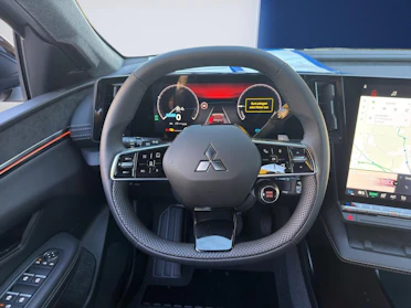 MITSUBISHI ECLIPSE CROSS 11
