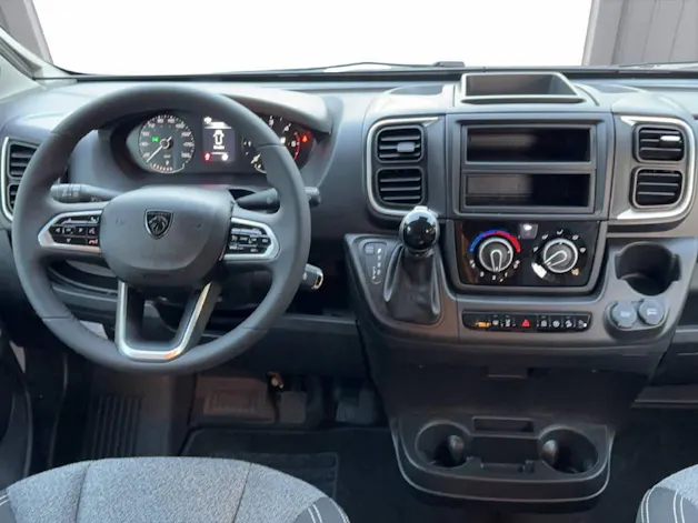 PEUGEOT Boxer ELMNT 6.0 DS Peugeot Boxer 3.5t L3H2 2.2BlueHDi 140 CROSSCAMP