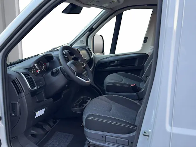 PEUGEOT Boxer ELMNT 6.0 DS Peugeot Boxer 3.5t L3H2 2.2BlueHDi 140 CROSSCAMP