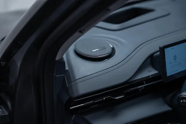 Geely MAX + 68.4 kWh / Panorama-Glasdach / HeadUp / 360°Kamera