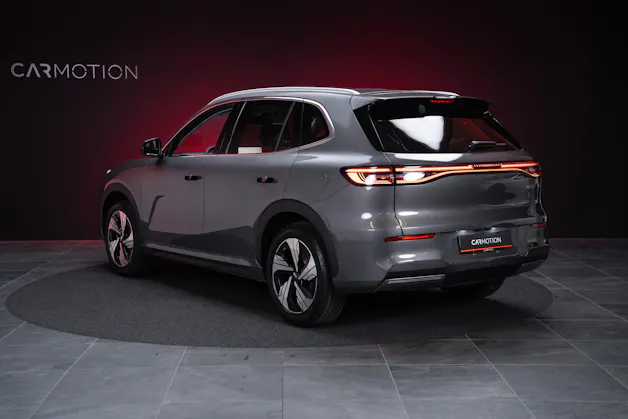Geely MAX + 68.4 kWh / Panorama-Glasdach / HeadUp / 360°Kamera