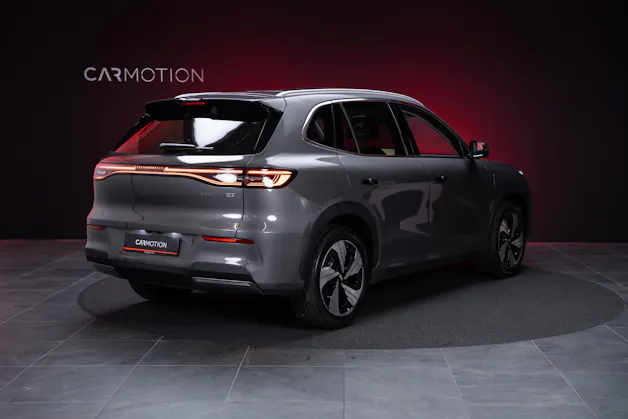 Geely MAX + 68.4 kWh / Panorama-Glasdach / HeadUp / 360°Kamera