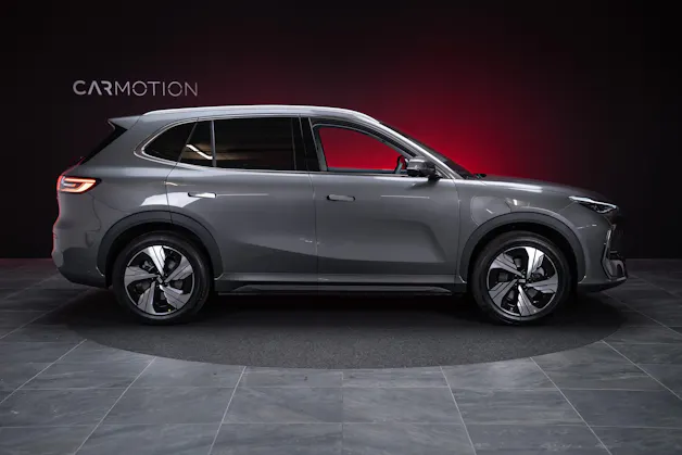 Geely MAX + 68.4 kWh / Panorama-Glasdach / HeadUp / 360°Kamera