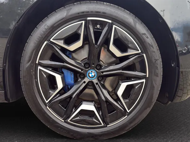 BMW iX xDrive40 SPORT