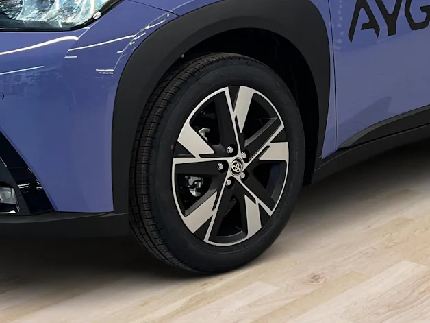 Toyota Aygo X 1.5 VVT-i HSD Trend