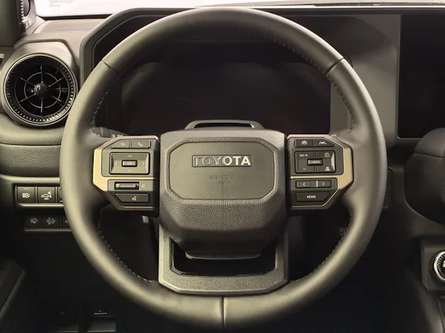 Toyota Land Cruiser 2.8 D 48V Invincible AWD