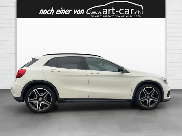MERCEDES-BENZ GLA 250 AMG Line 4m