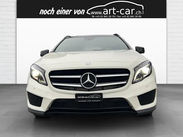 MERCEDES-BENZ GLA 250 AMG Line 4m