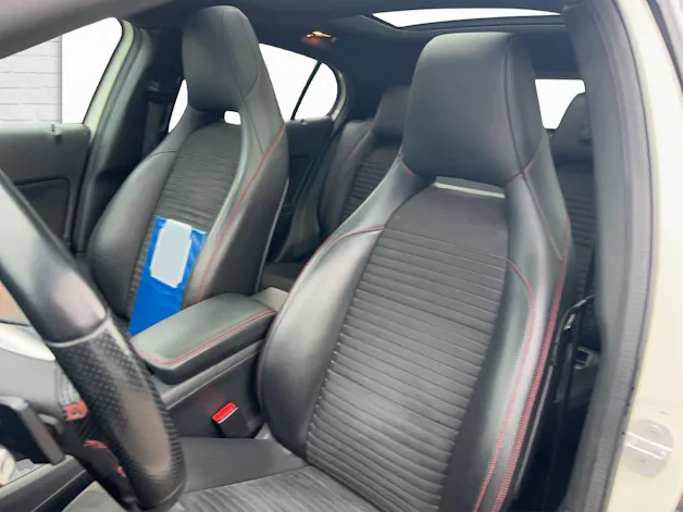 MERCEDES-BENZ GLA 250 AMG Line 4m