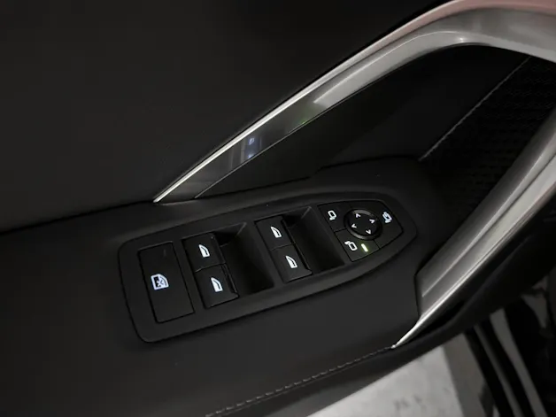 BMW X1 U11 20d xDrive paddles