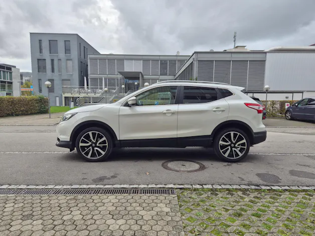 NISSAN Qashqai 1.2 DIG-T Tekna