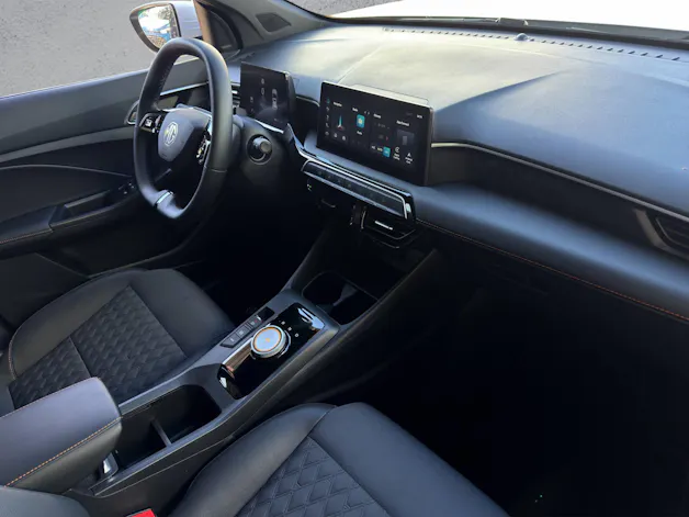 MG 3 1.5 Hybrid Luxury