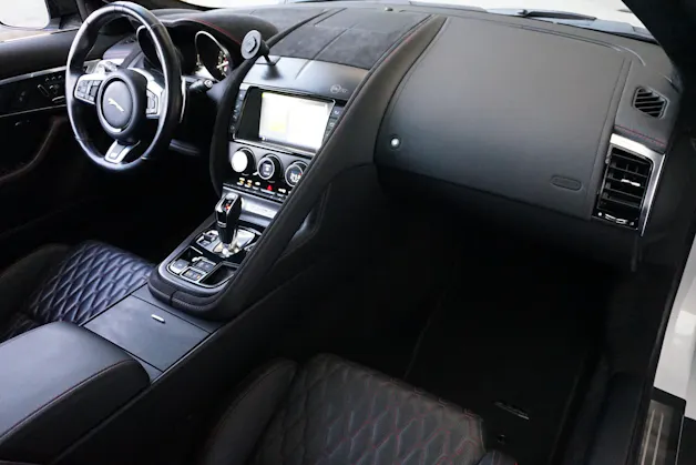Jaguar F-Type 5.0 V8 S/C SVR AWD 575PS