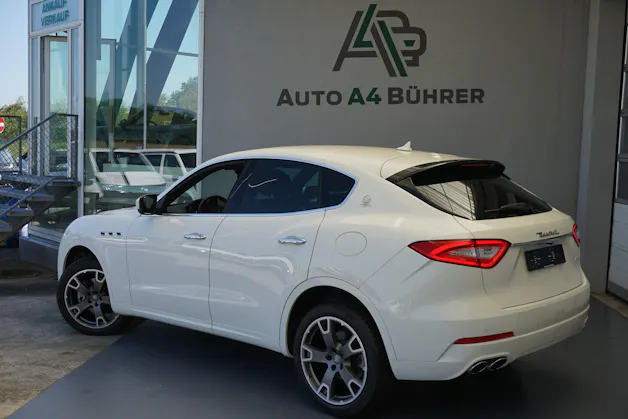 MASERATI Levante D 3.0 V6 275 PS 4WD mit erst 25`000km !!
