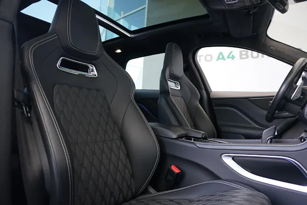 Jaguar F-Pace 5.0 V8 SVR AWD 551PS  "100% Benziner"